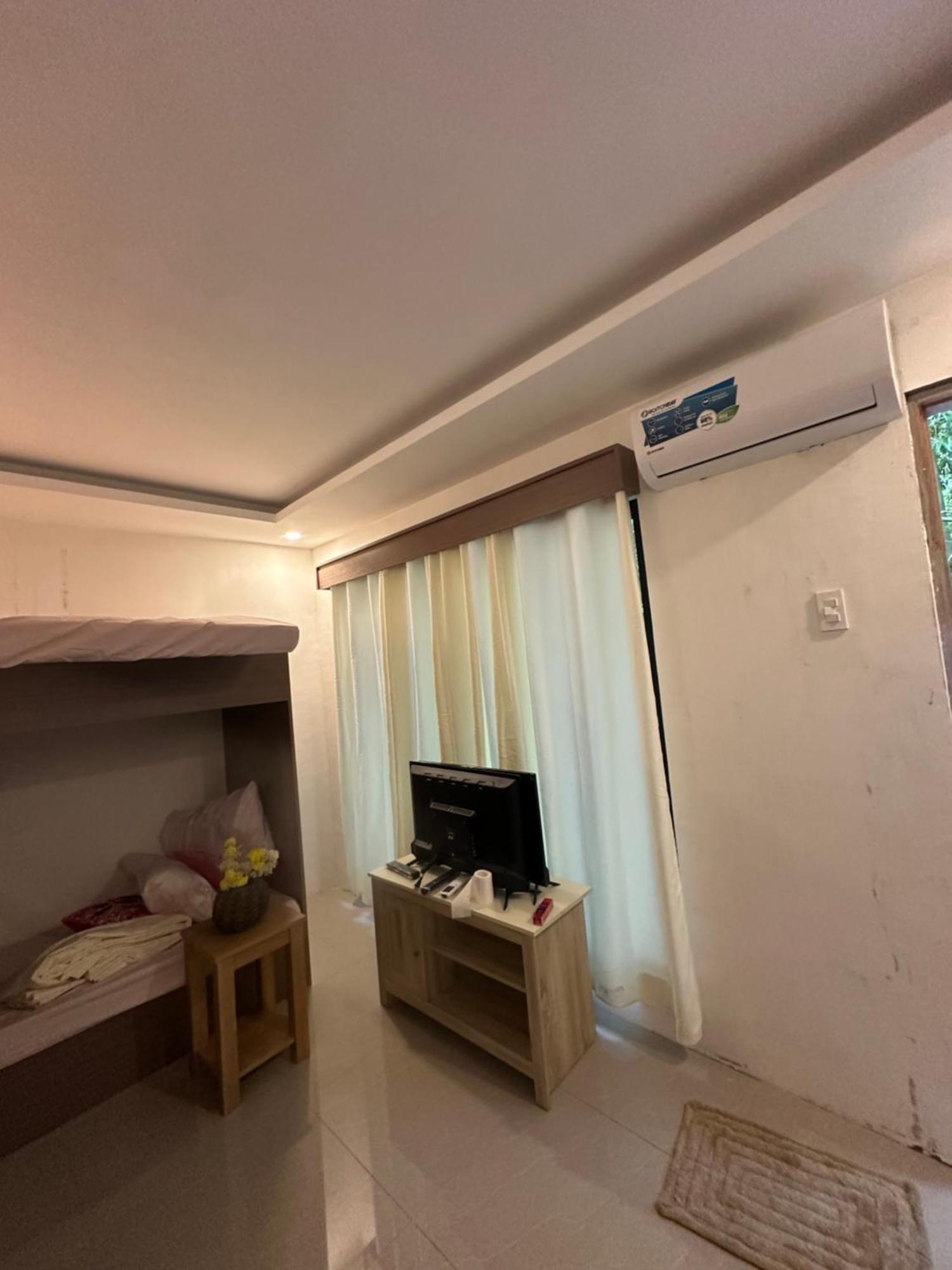 Villa Del Sol 1 Barkada Rooms Carcar Exterior photo
